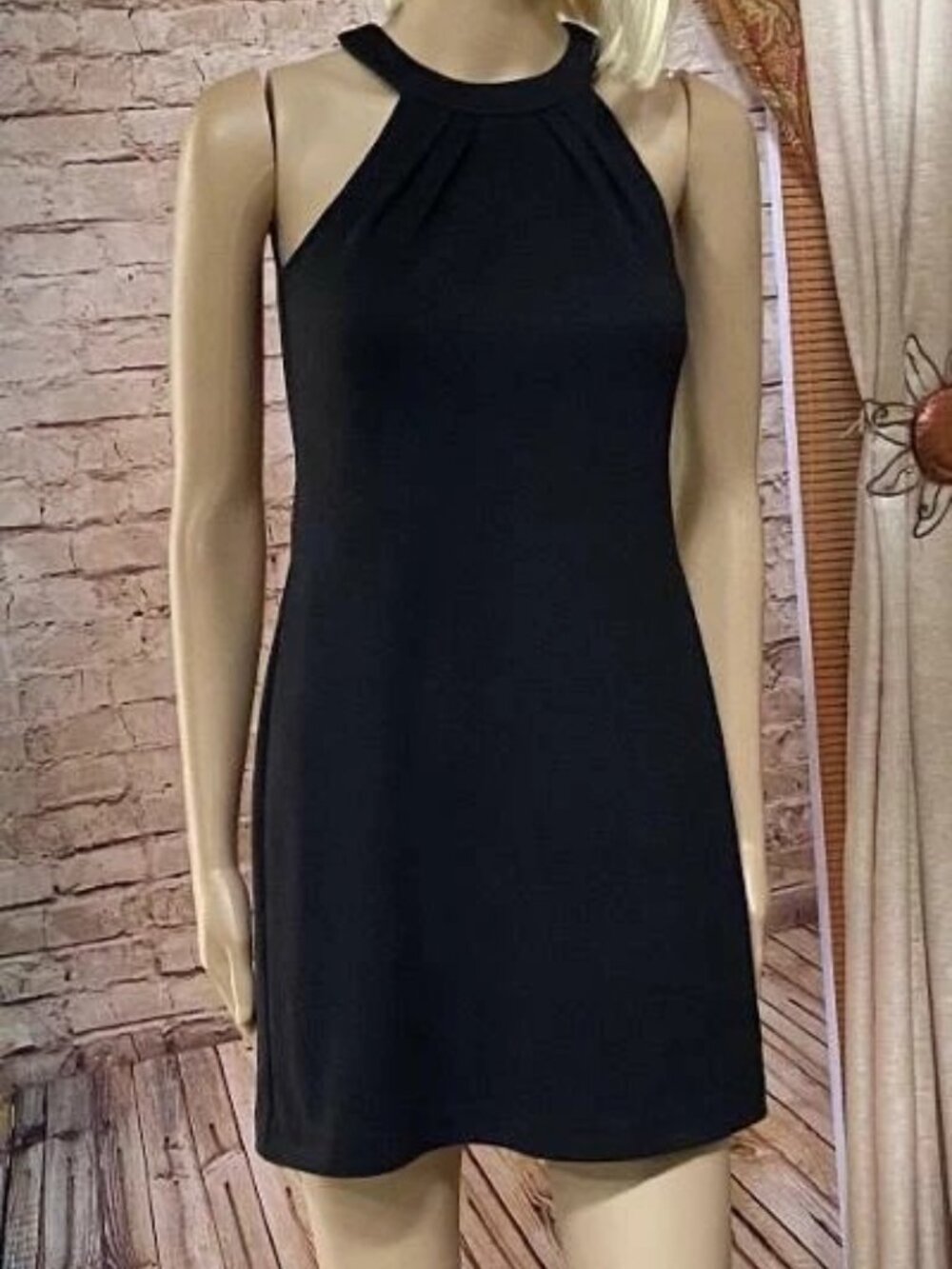 * Muse XS Black Mini Scoopneck Cutout A Line Dress